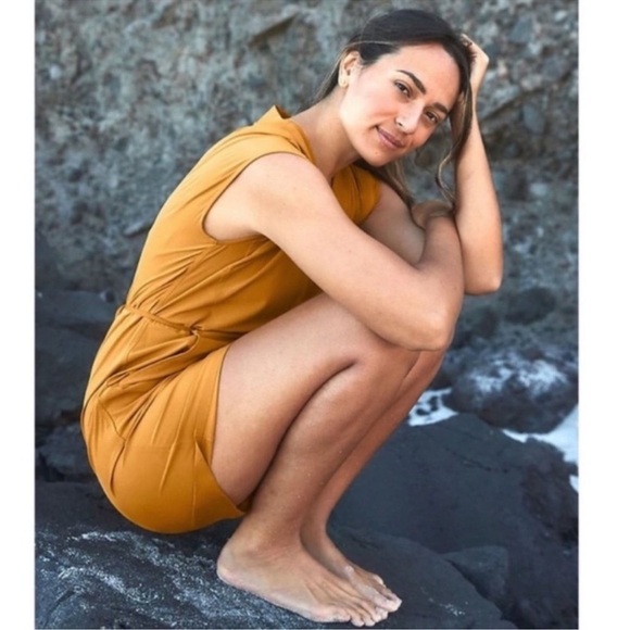 EUC - Athleta Marlow Romper - size XXS - Tuscan Gold - Picture 4 of 8